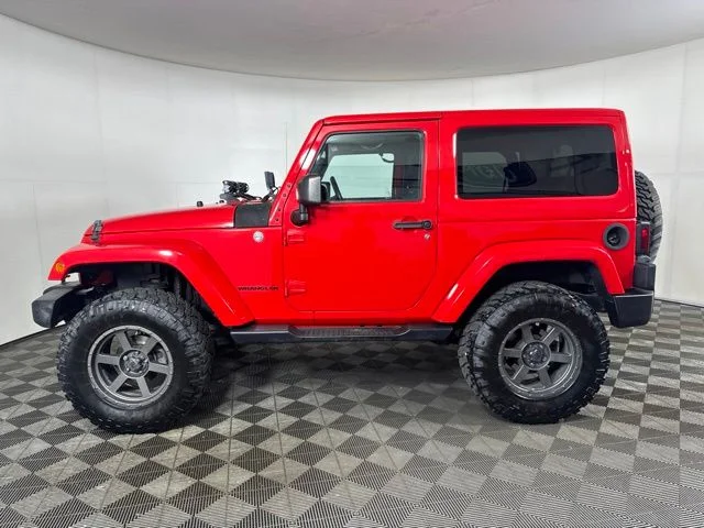 Used 2015 Firecracker Red Clear Coat Jeep Sahara image 7