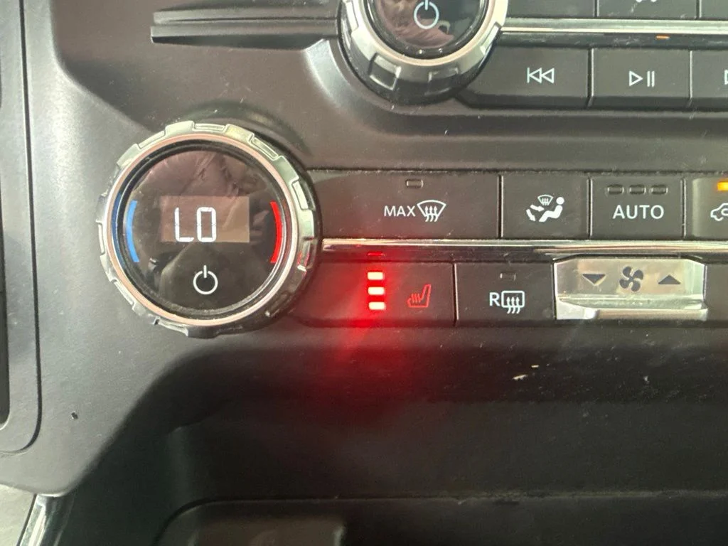 Used 2021 Oxford White Ford XLT image 19