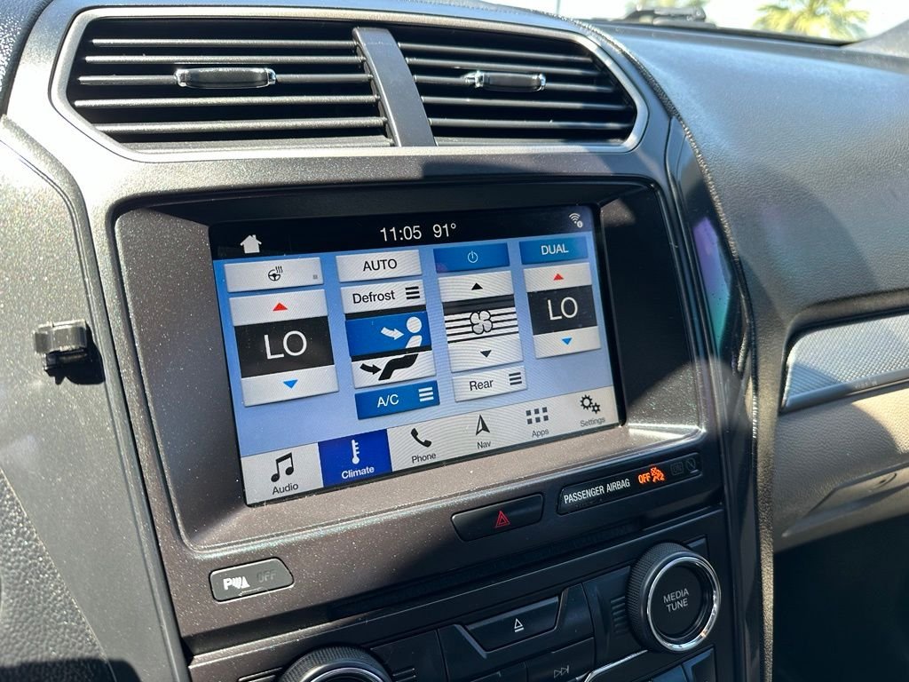 Used 2018 White Ford XLT image 4