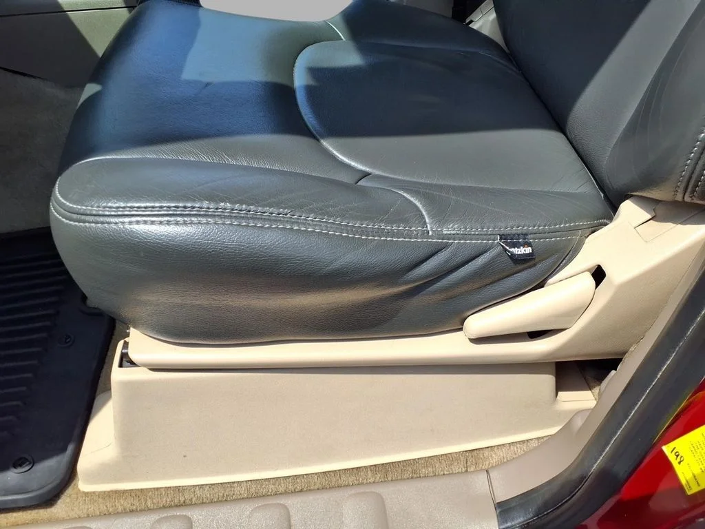 Used 2017 Red Nissan SV image 23