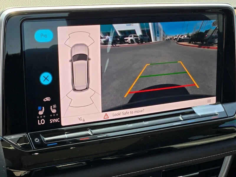 New 2026 Green Volkswagen 2.0T SE w/Technology image 14