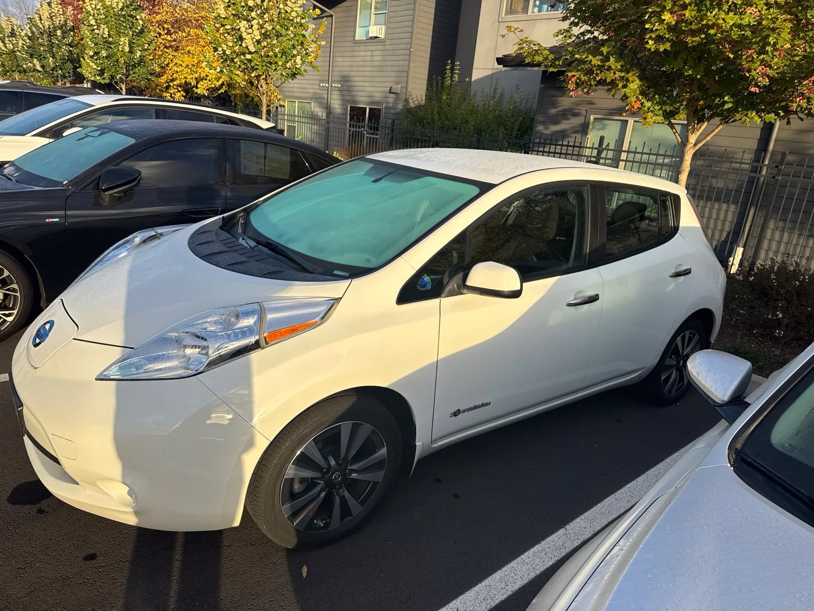 Used 2016 White Nissan SV image 2