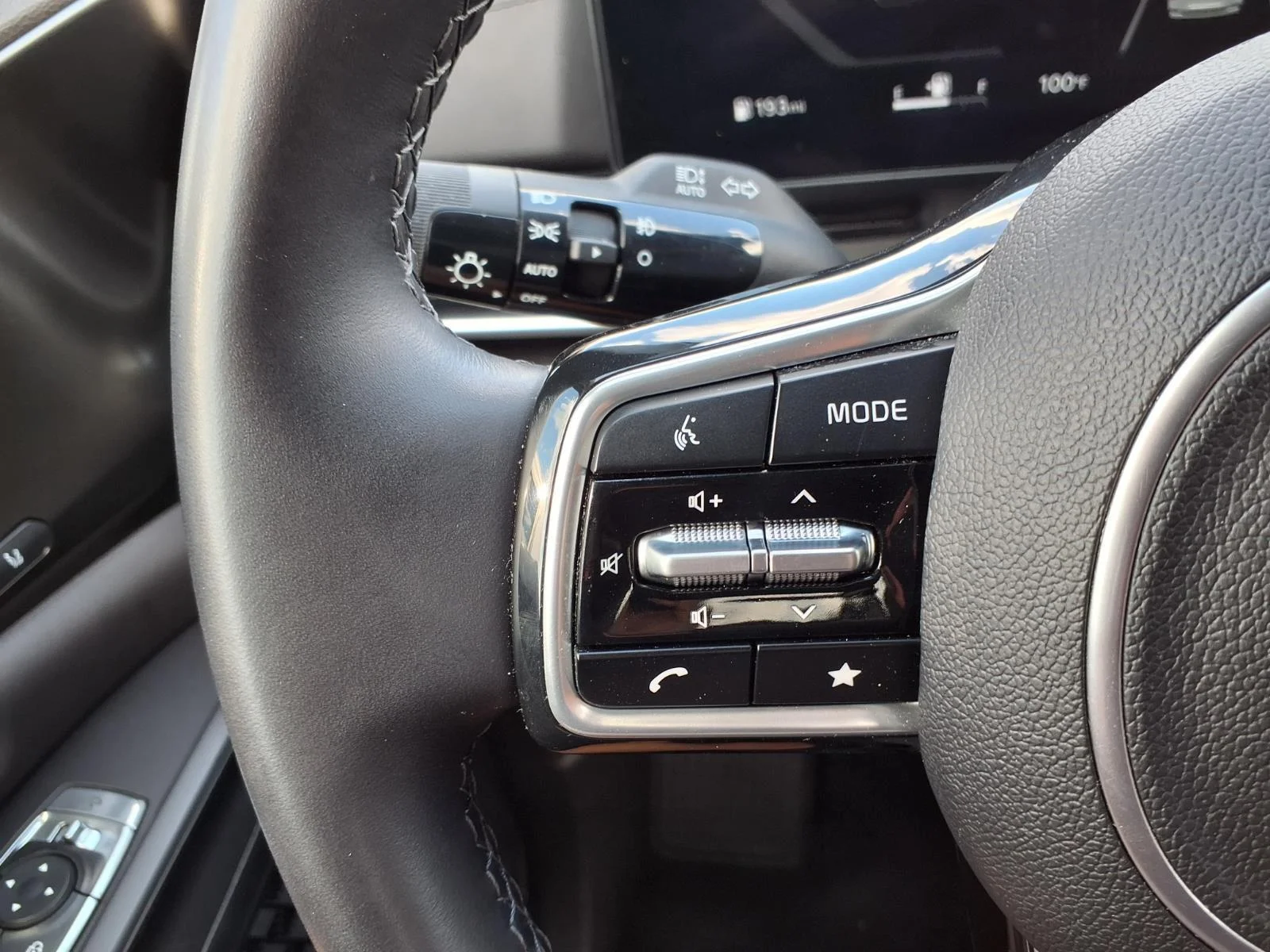 Used 2025 Aurora Black Pearl Kia SX image 16