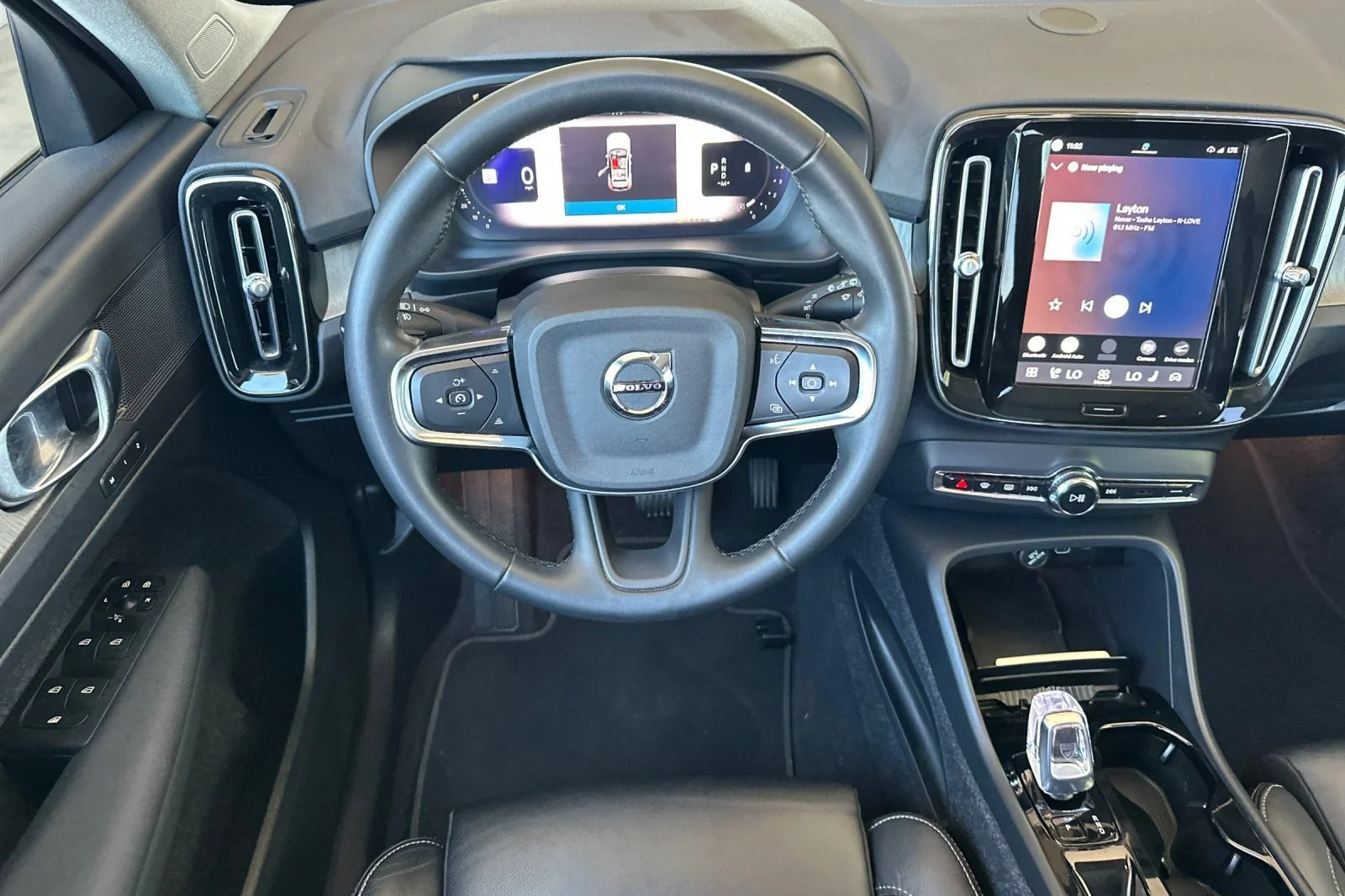 Used 2023 Green Volvo Plus Dark Theme image 14