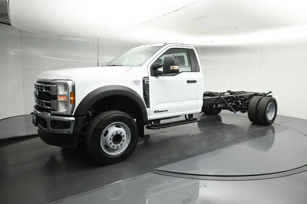 New 2026 Oxford White Ford XL image 4