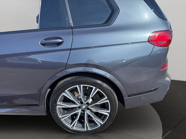 Used 2022 Arctic Grey Metallic BMW M50i image 24