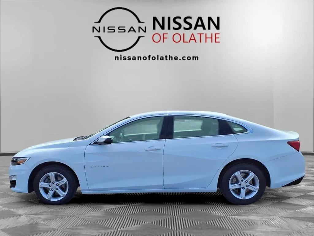 Used 2024 White Chevrolet LT image 20