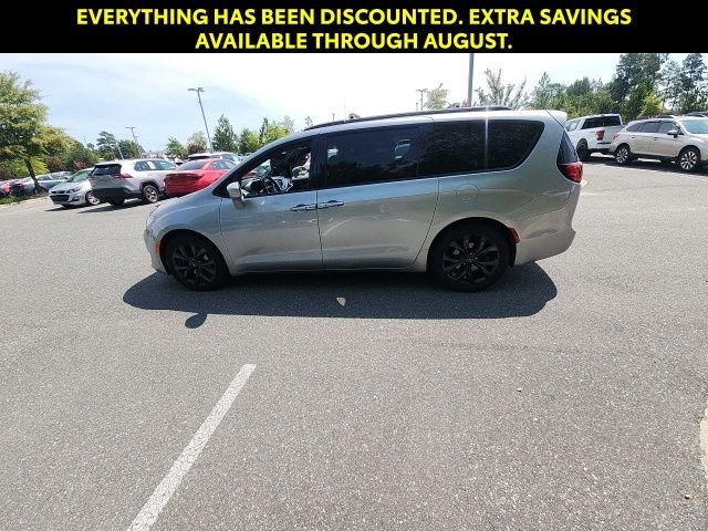 Used 2020 Silver Chrysler Touring L image 8