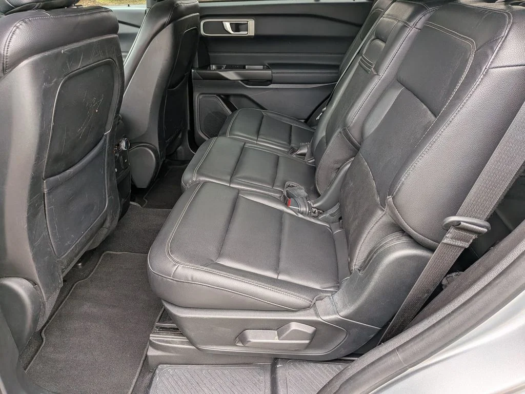 Used 2020 Silver Ford XLT image 27