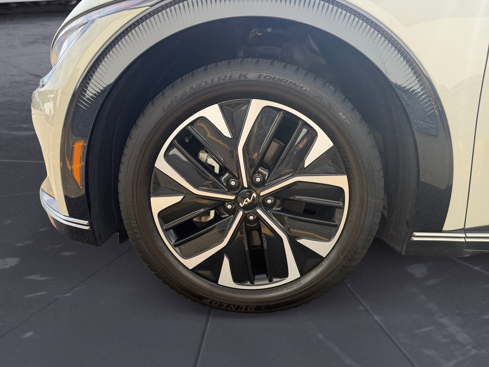 Used 2023 Glacier Kia Wind image 43