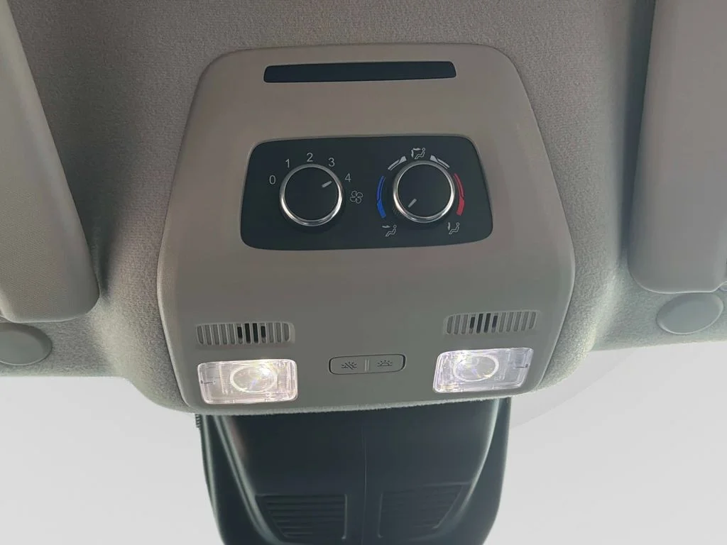Used 2024 Oxford White Ford XLT image 24