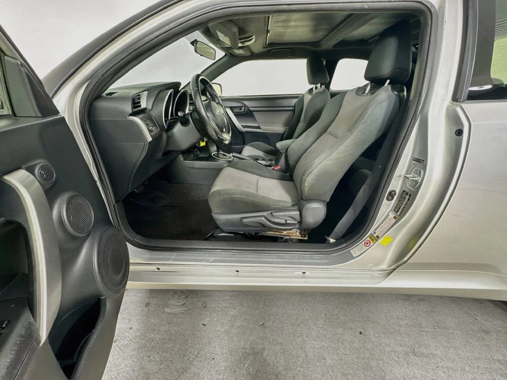 Used 2014 Classic Silver Metallic Scion Base image 22