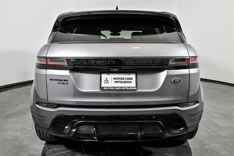 Used 2020 Corris Grey Metallic Land Rover SE image 8