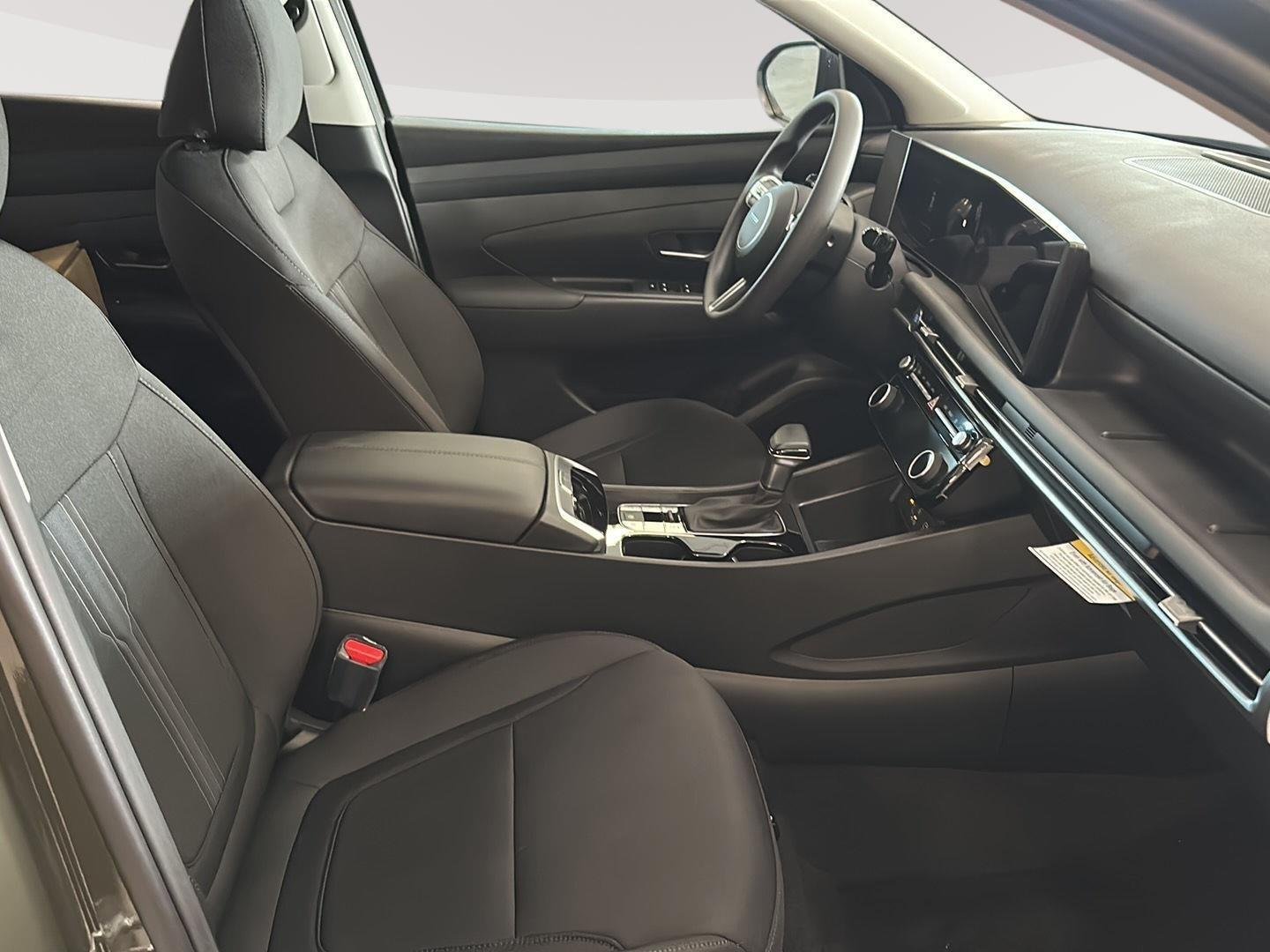 Used 2026 Rockwood Green Hyundai SEL image 17