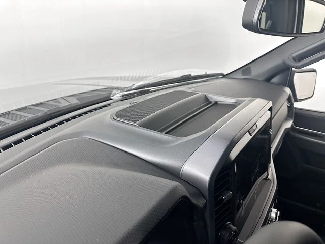 New 2026 Iconic Silver Metallic Ford XLT image 9