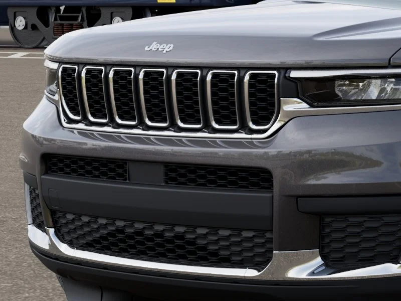 New 2026 Baltic Gray Metallic Clear-Coat Exterior Paint Jeep Laredo X image 7