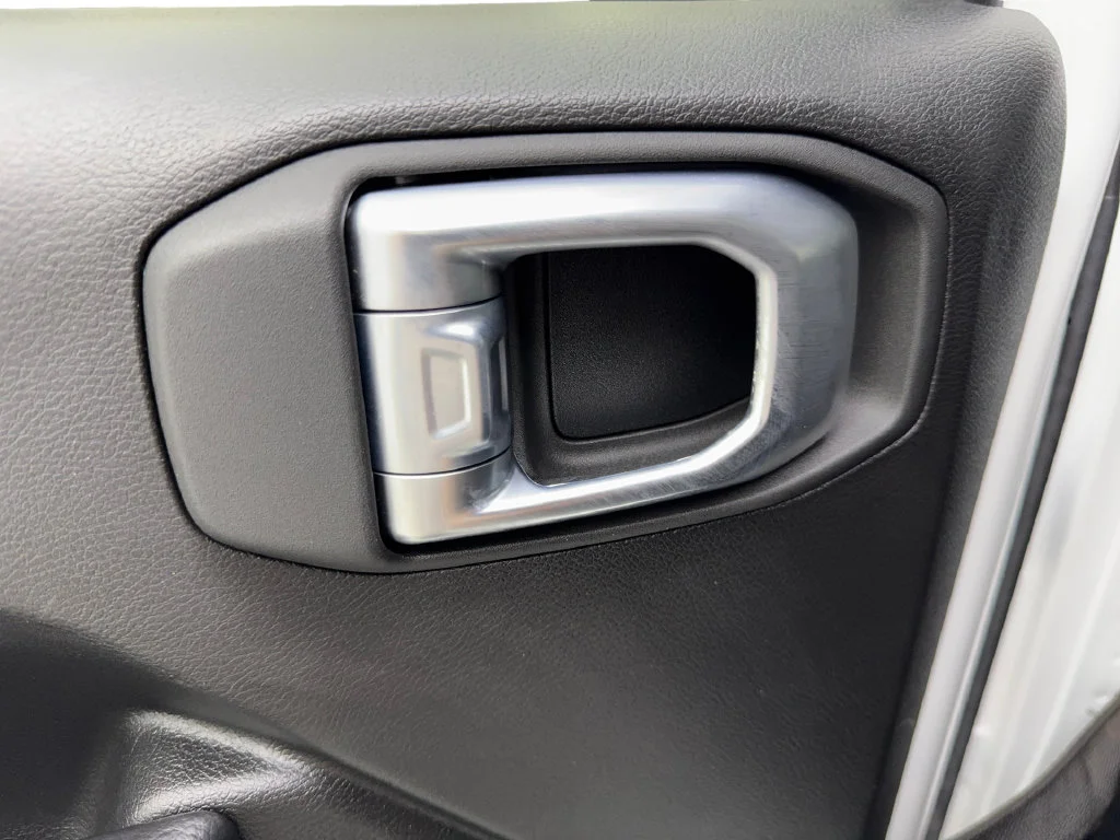 Used 2023 White Jeep Mojave image 40