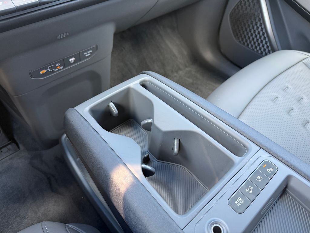 New 2026 Ocean Blue Kia Wind AWD image 31