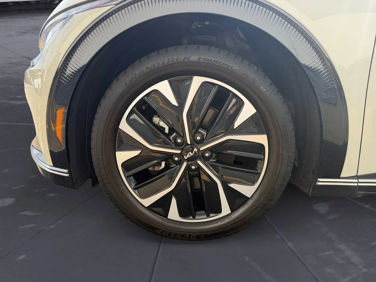 Used 2023 Glacier Kia Wind image 43