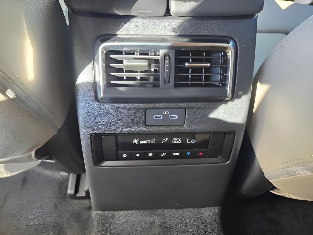 Used 2025 Platinum Quartz Mazda Premium Sport image 29