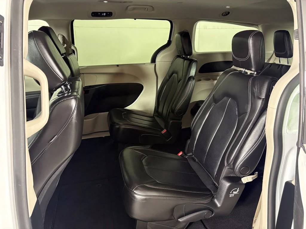 Used 2023 White Chrysler Touring L image 35