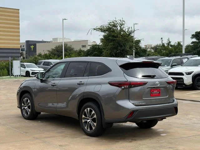 Certified Used 2026  Toyota XLE image 4