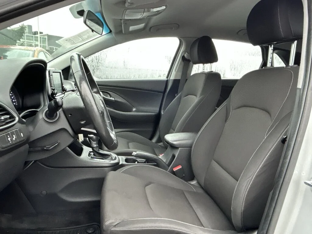 Used 2018 Space Black Pearl Hyundai GL Dilawri Certified   Clean Title   Local BC image 19