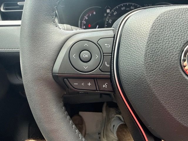 Used 2023  Toyota XLE Premium image 32