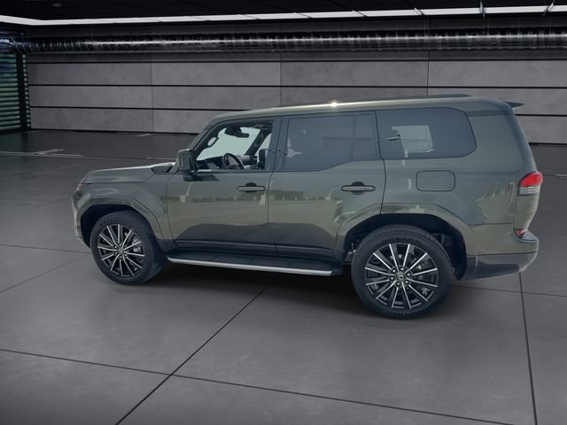 Certified Used 2025 Green Lexus 550 Luxury image 5