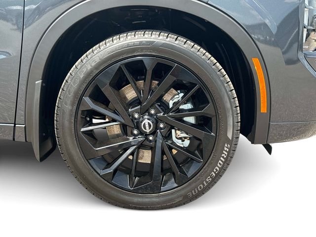 Used 2026 Gray Nissan Platinum image 4