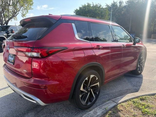 Used 2023 Red Mitsubishi SEL image 2