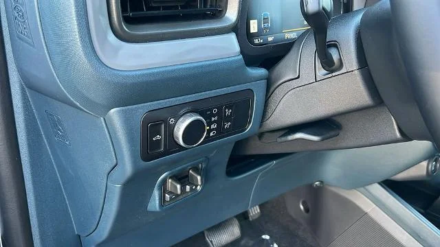 New 2026 Oxford White Ford Lariat® image 39