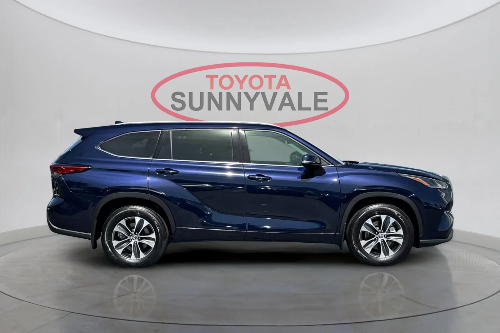 Used 2021  Toyota XLE image 9