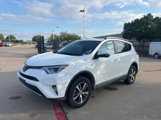 2016 Toyota RAV4 XLE's photo