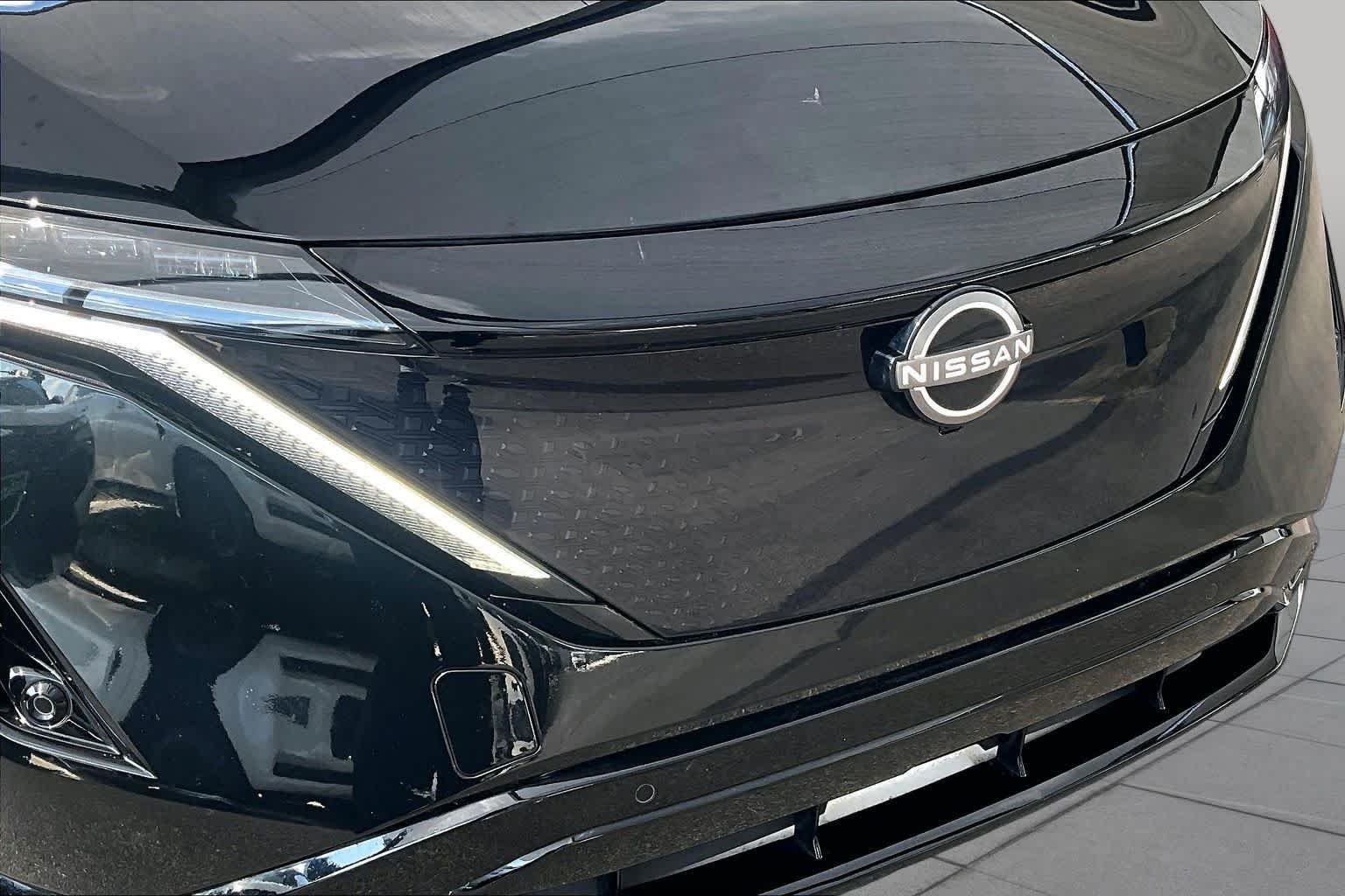 Used 2023 Black Diamond Pearl Nissan VENTURE+ image 28