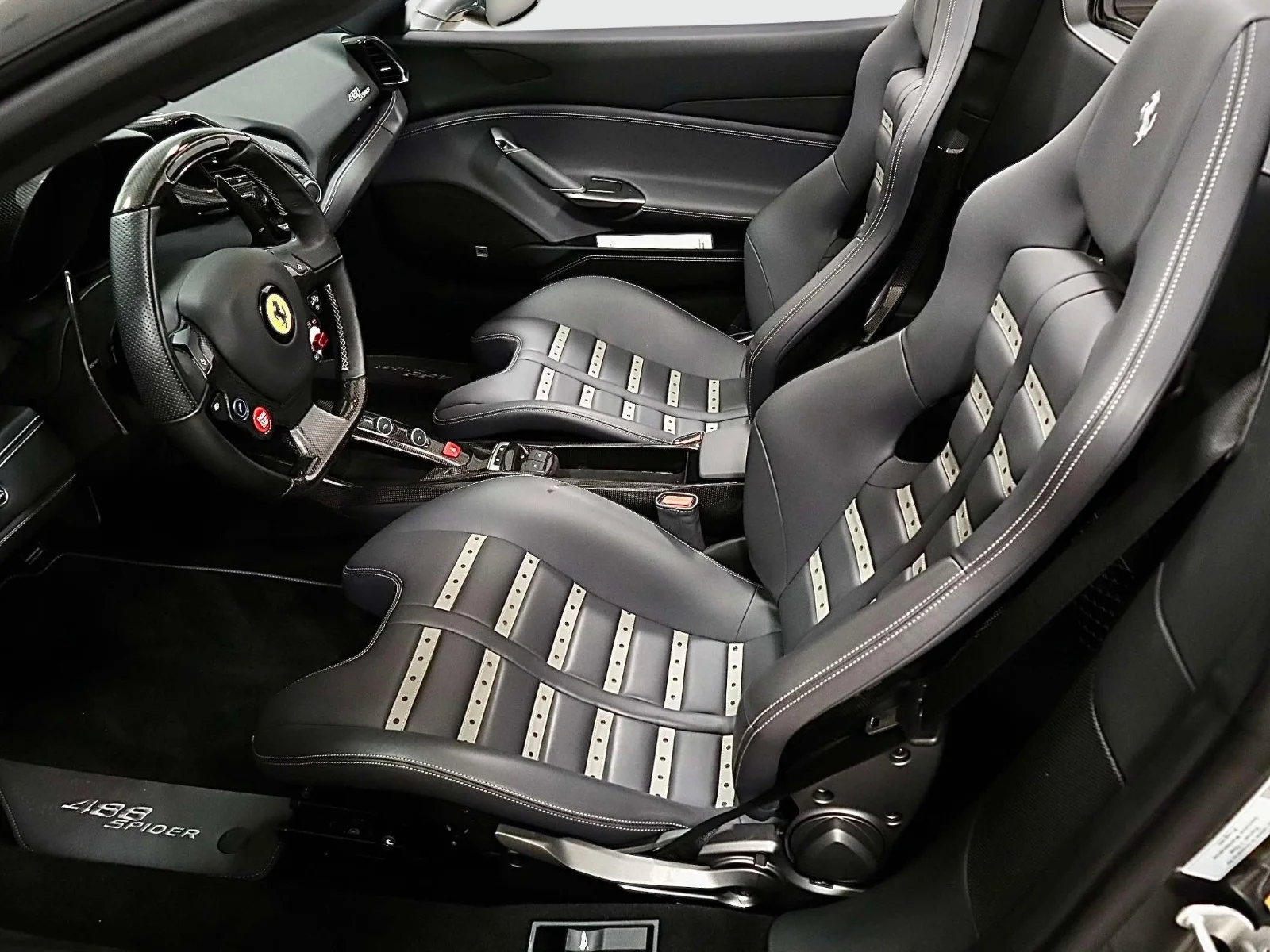 Used 2018 Grigio Silverstone Metallic Ferrari Convertible image 23