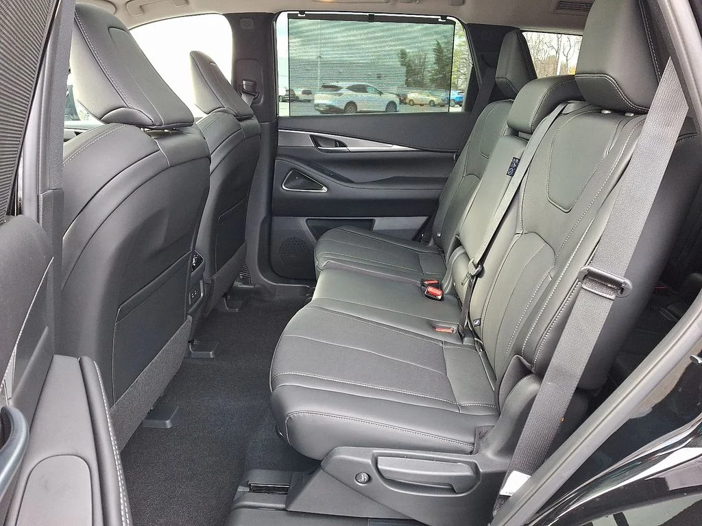 New 2026 Black INFINITI LUXE image 6
