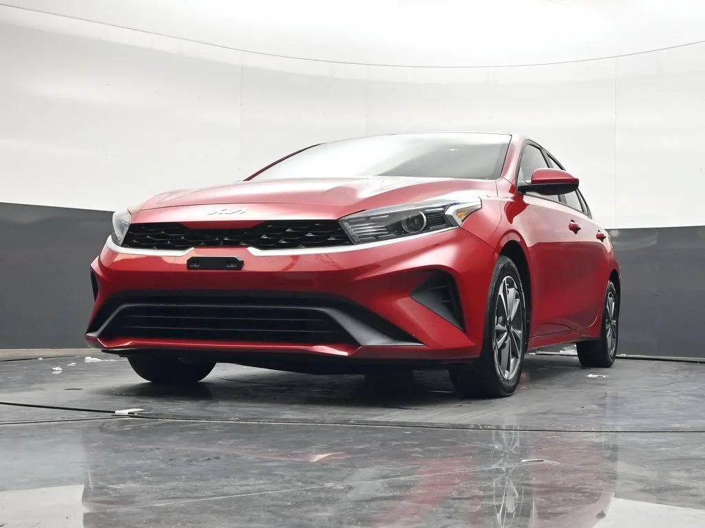 Used 2023 Red Kia LXS image 26