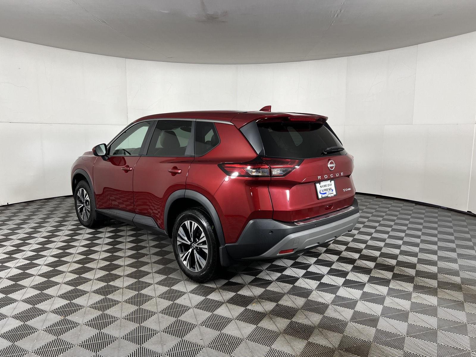 Used 2023 Scarlet Ember Tintcoat Nissan SV image 6