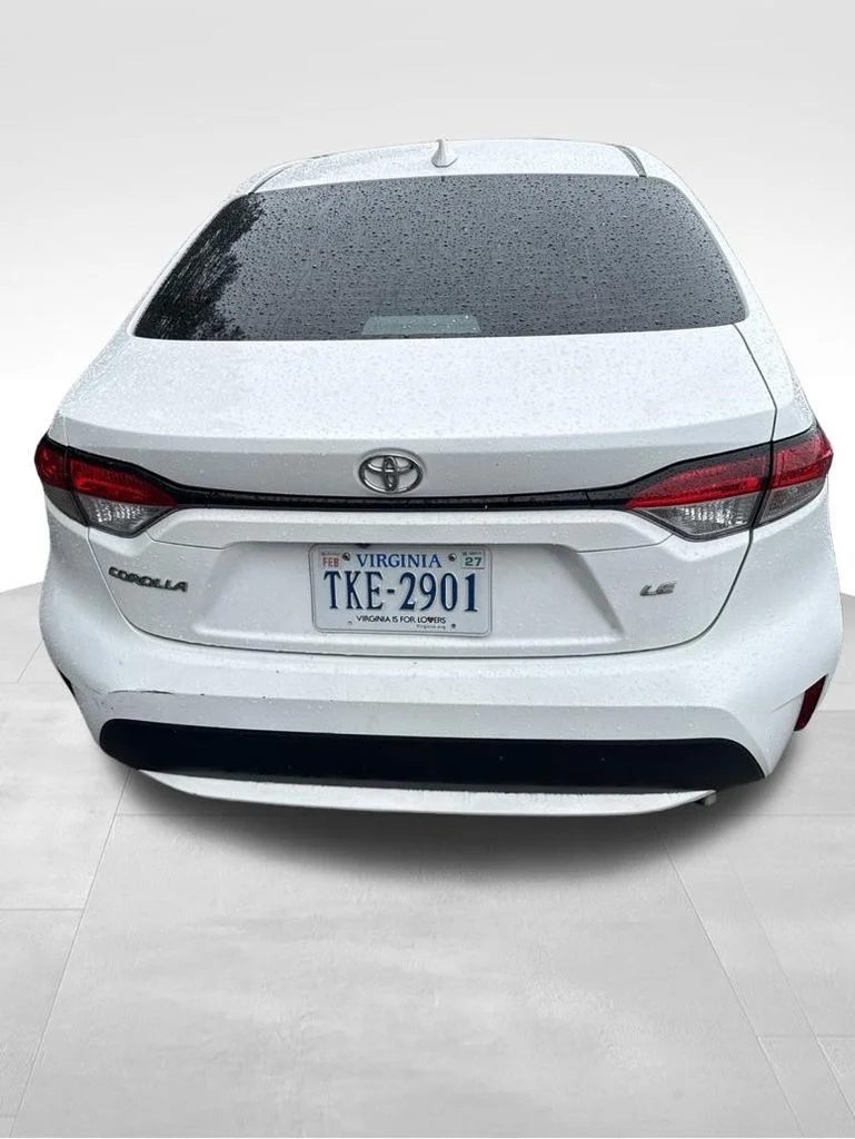 Used 2022 White Toyota LE image 4