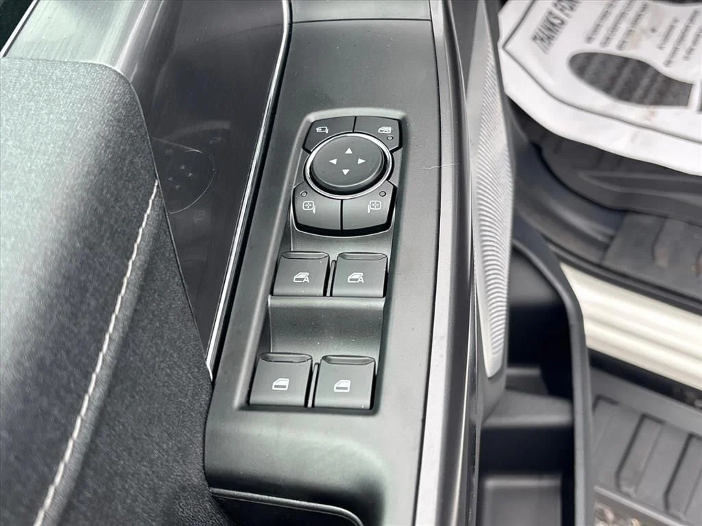 New 2026 Star White Metallic Tri-Coat Ford Lariat® image 28