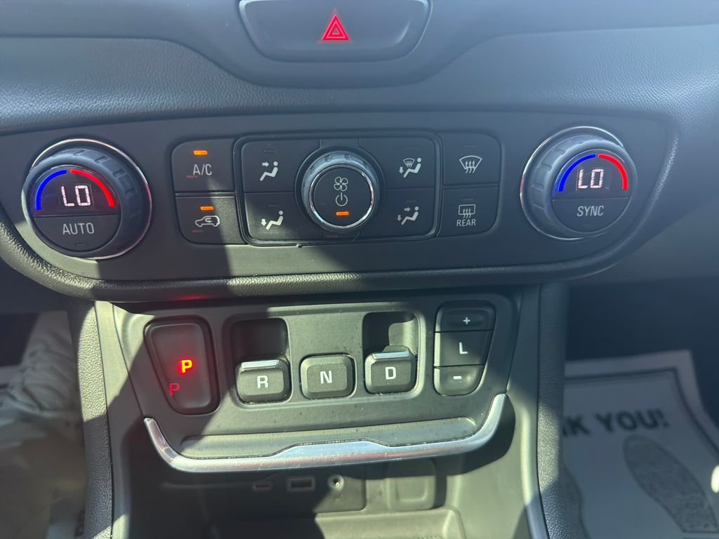 Used 2021 Silver GMC SLE image 20