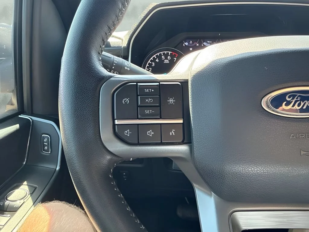 Used 2021  Ford XL image 15