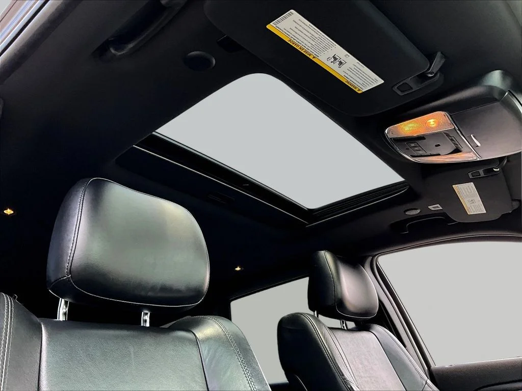 Used 2018 Crystal Metallic Jeep Limited image 30