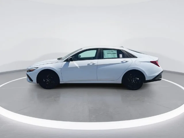 Used 2026 White Hyundai SEL Sport image 5
