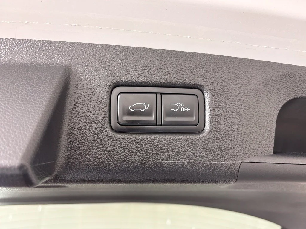 Used 2024 White Kia EX X-Line image 41