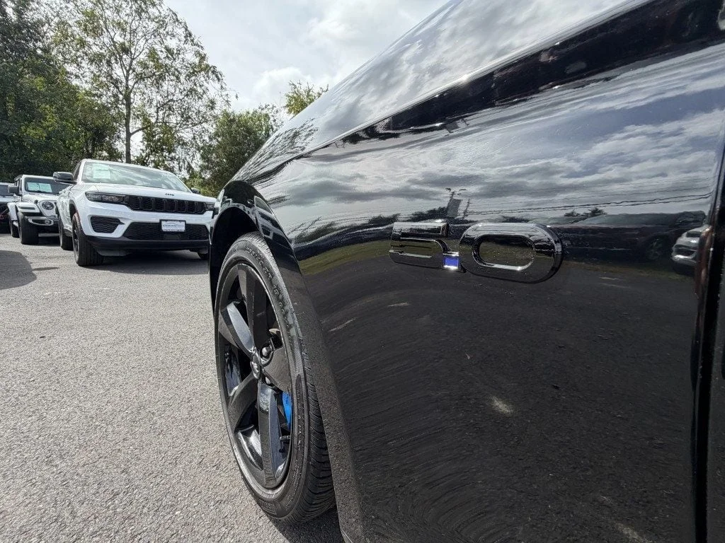 Used 2021 Shadow Black Ford GT Fastback w/ Black Accent Pkg, 10-Speed Auto & Remote Start image 8