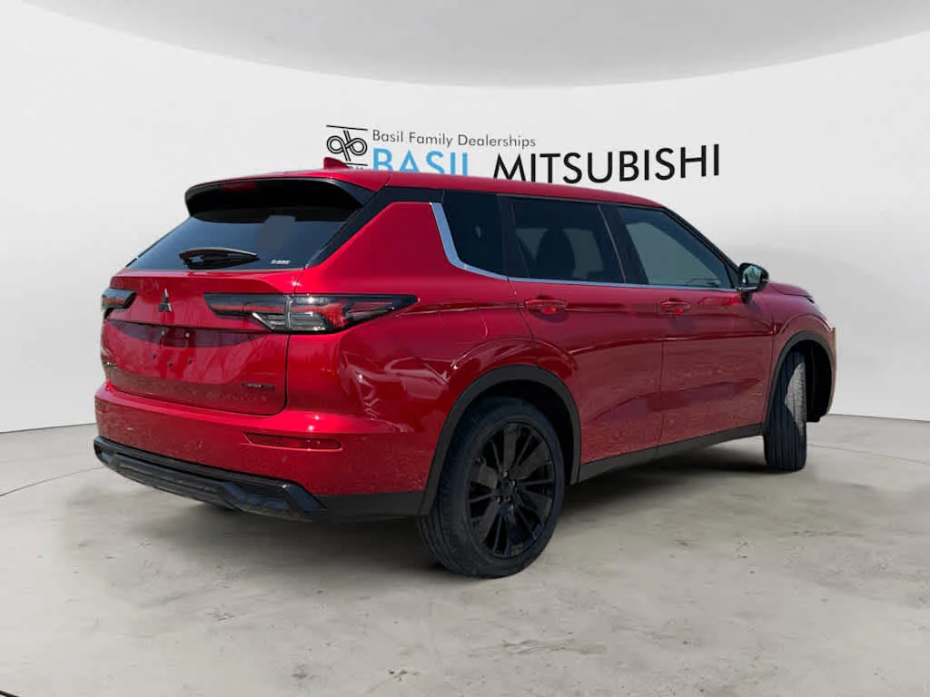 New 2026 Red Diamond Mitsubishi LE 1.5T S-AWC image 3