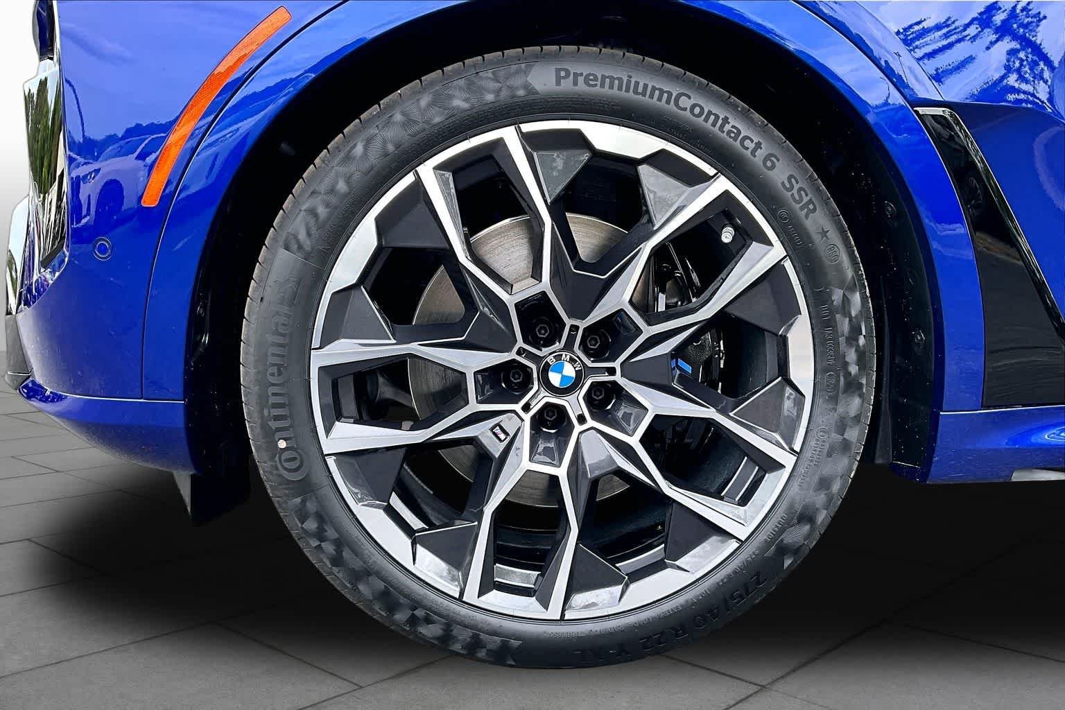 New 2027 Marina Bay Blue Metallic BMW M60i image 11