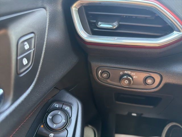 Used 2021 Mosaic Black Metallic Chevrolet RS image 26
